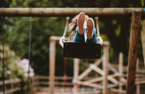 Slik forklarer du vanskelige tema for barna dine